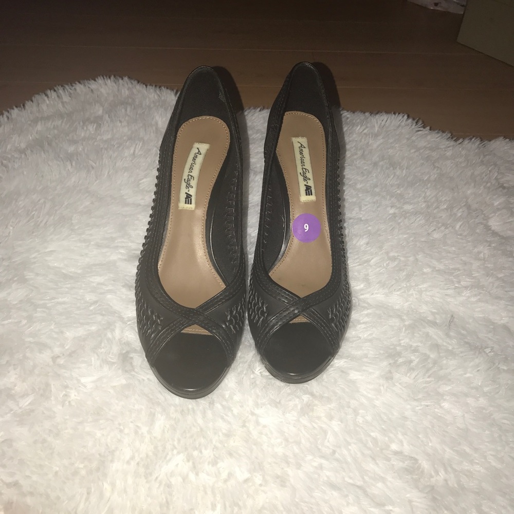 American Eagle Outfitters Open-Toe Woven Pumps in Black
